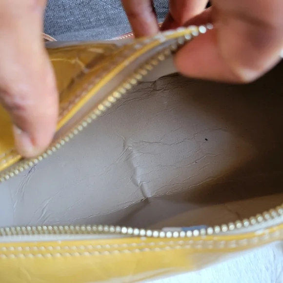 Louis Vuitton Bedford Vernis Bag - Picture 9 of 12